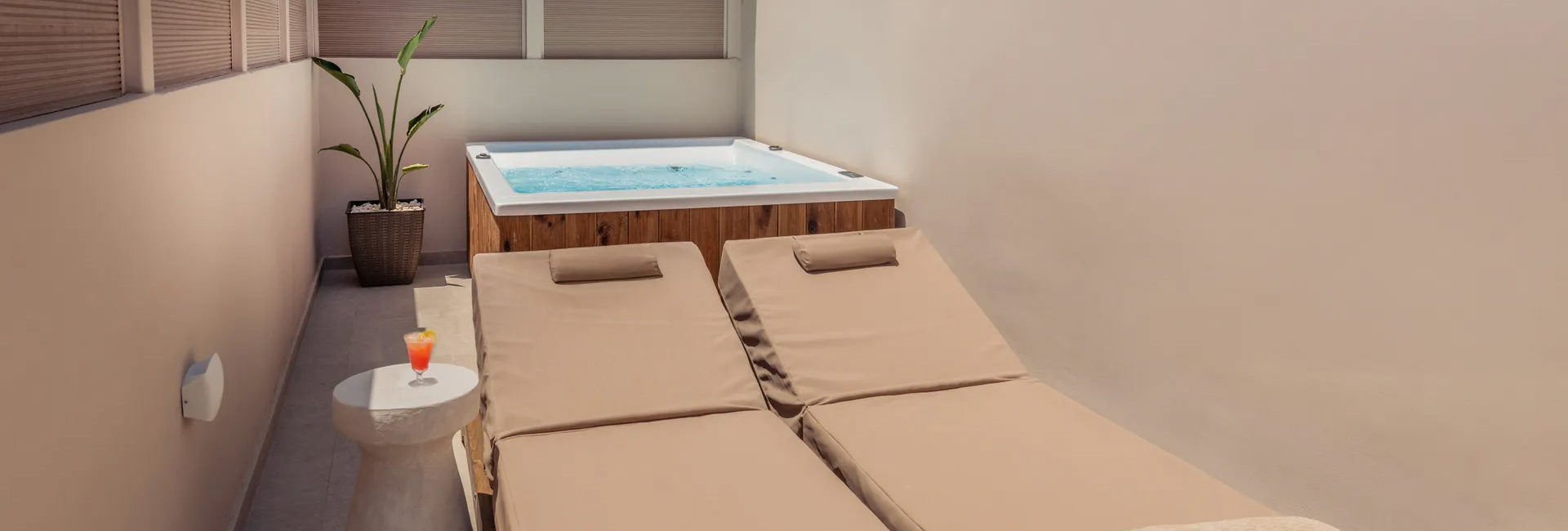 Junior Suite with Outdoor Hot Tub